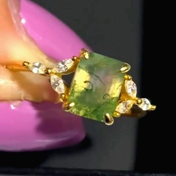 Elegant golden 925 Sterling silver wedding ring sz 7 - Picture 5 of 5